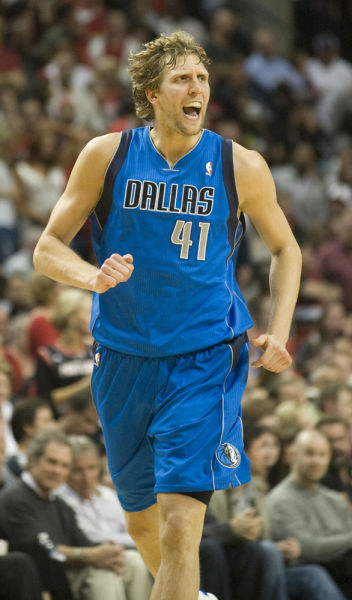 因伤缺席对 因伤缺席对