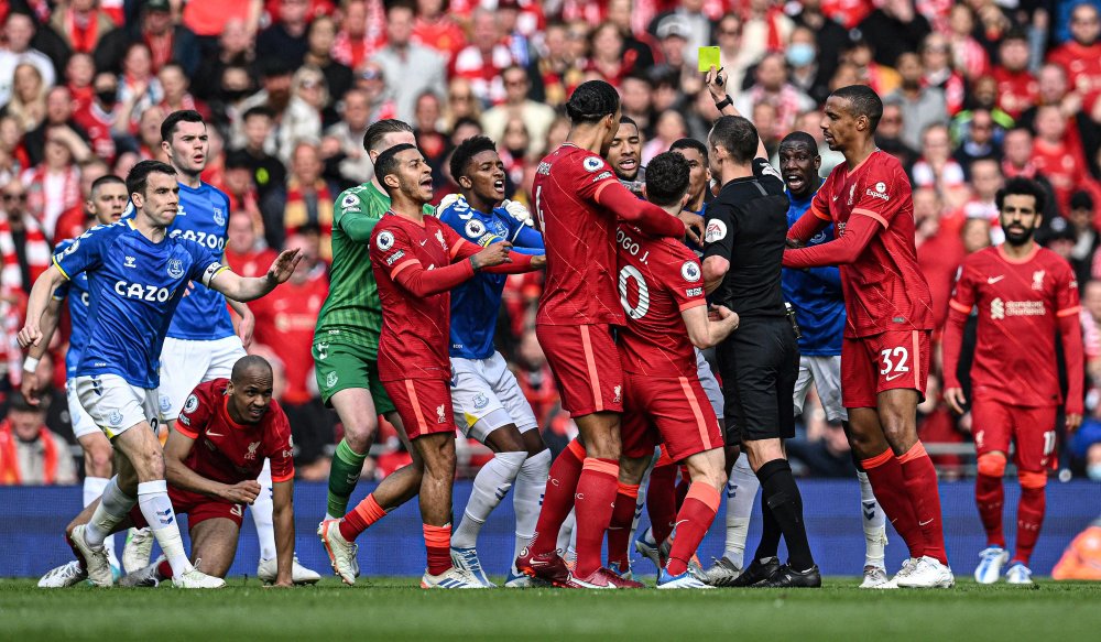 卫被迫内缩 卫被迫内缩